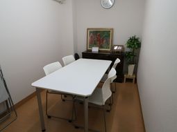 清潔な会議室風景