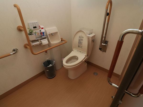 バリアフリーのトイレ設備