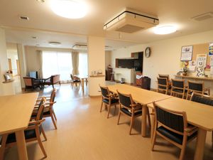 広々とした共用ダイニング