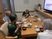 共有ダイニングの食事風景