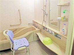 バリアフリーの浴室