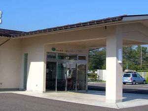 建物正面の出入口  
