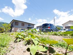 緑豊かな環境の外観