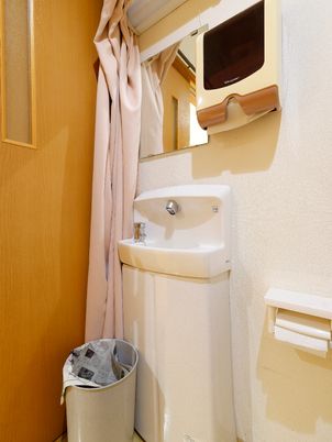 綺麗な洗面台とミラー