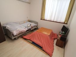 居室のシンプルな様子