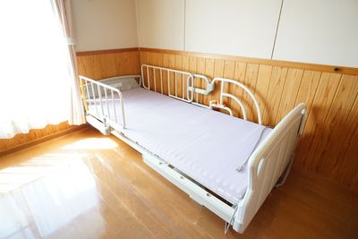 調整可能なベッドの居室