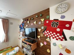 飾り付けのあるリビング  