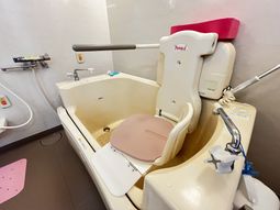 機械浴槽の浴室  