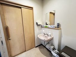 手洗い付き洗面台  