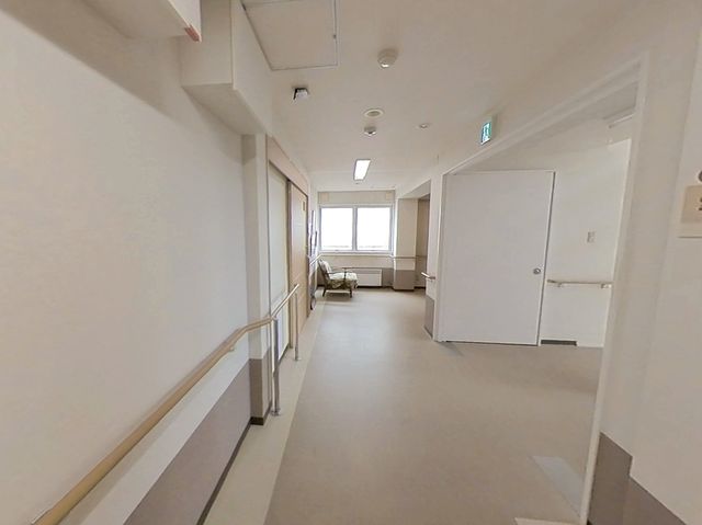 明るい廊下の一角
