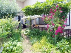 花咲く中庭  