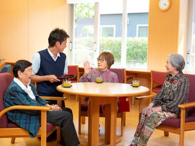 明るいダイニングの様子