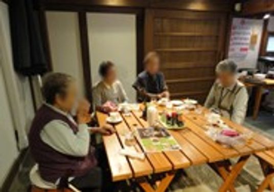食事を楽しむ様子