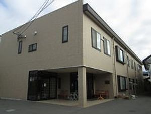 広々とした外観