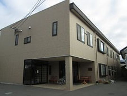 広々とした外観