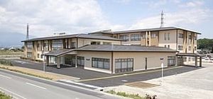 広い建物の外観