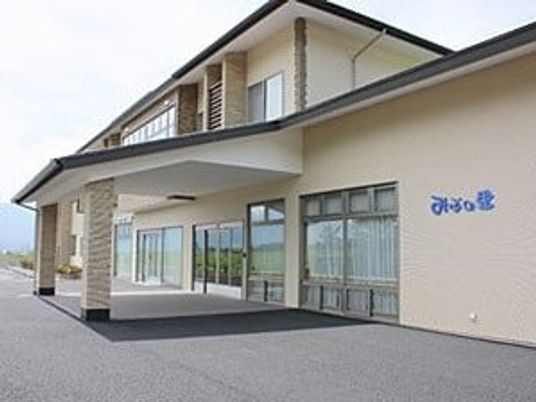 建物正面の外観  