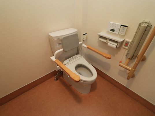 バリアフリー対応のトイレ
