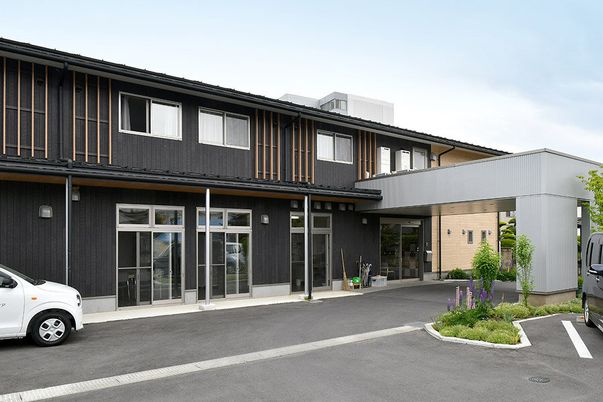 木造の建物外観