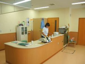 穏やかな作業風景の室内