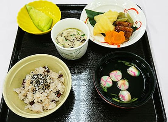 和風の整ったお食事
