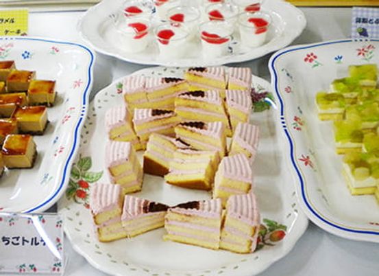 展示されたケーキの皿