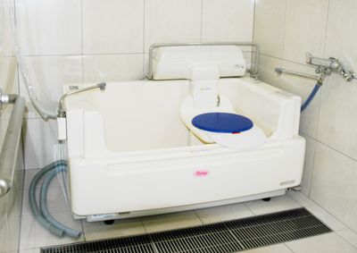 機能的な浴槽の浴室