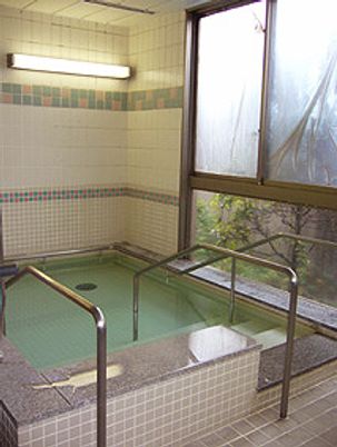 明るい空間の浴室
