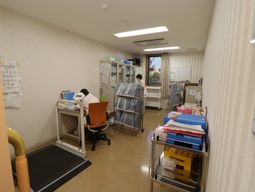 スタッフが作業する光景