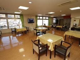 明るいダイニングスペース