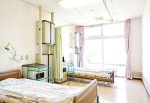明るい居室の一角
