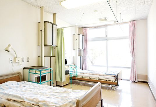 明るい居室の一角