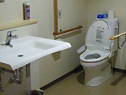 バリアフリー対応の洗面所