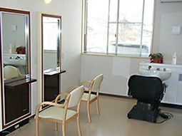 明るい理美容室