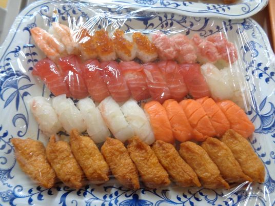 色とりどりの料理