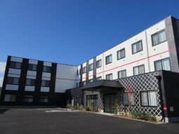 モダンな建物の外観