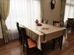 明るいダイニングルーム