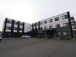モダンな建物の外観