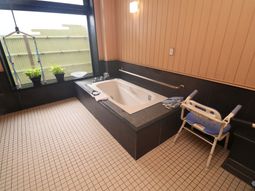 バリアフリーの浴室設備