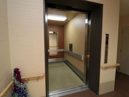 エレベーターの開閉扉