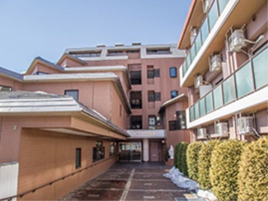 広々とした明るいエントランス