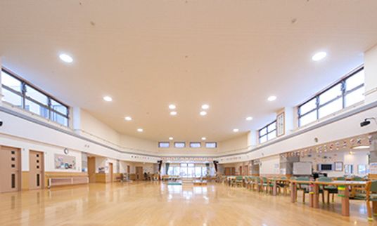 広々とした室内空間