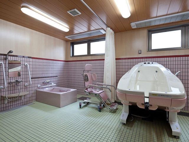 明るい浴室の様子