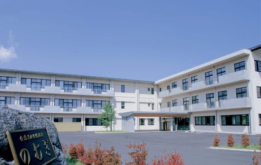 広々とした外観