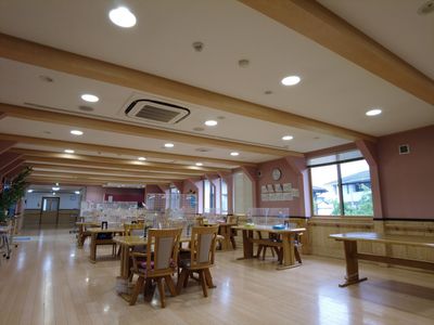 開放的なダイニングルーム