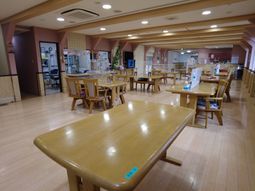 明るい空間の食堂