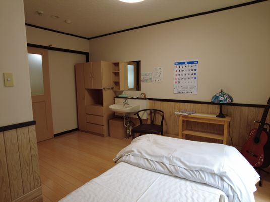 落ち着いた雰囲気の居室