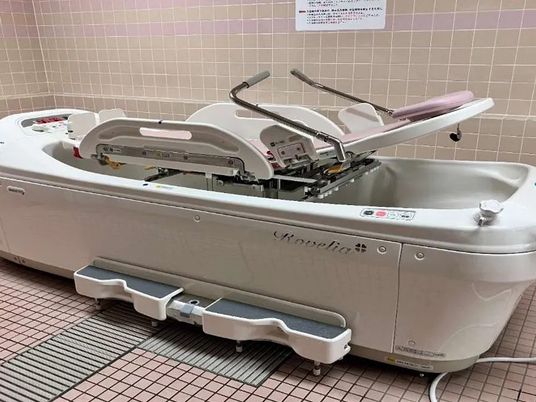 機械浴槽の浴室  