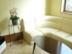 明るいリビングの一角