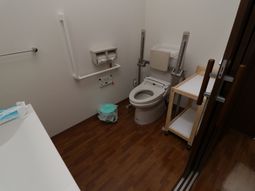 バリアフリー対応のトイレ